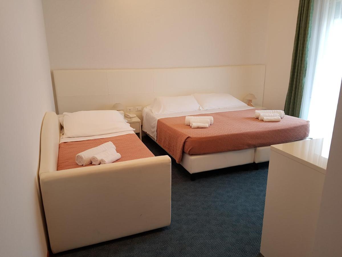 Hotel Sorriso Milano Marittima Buitenkant foto