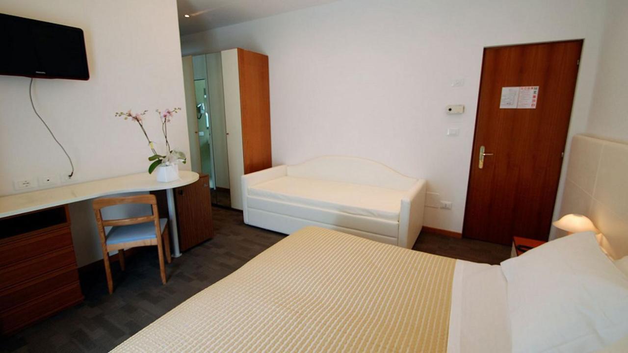 Hotel Sorriso Milano Marittima Buitenkant foto
