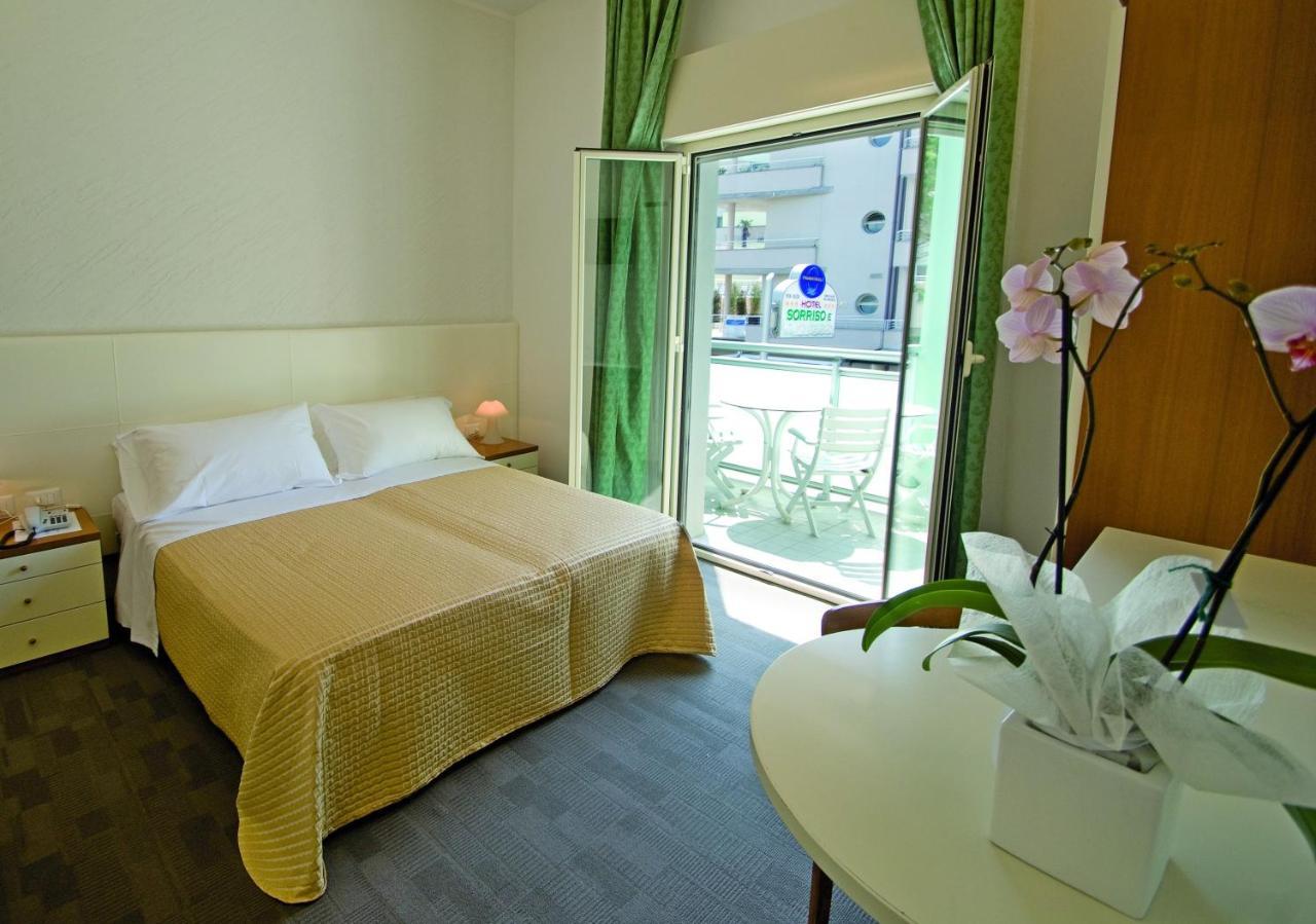 Hotel Sorriso Milano Marittima Buitenkant foto