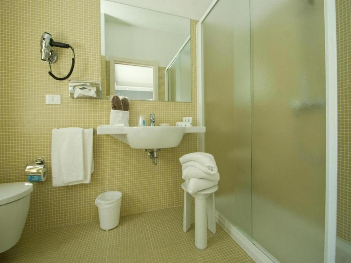 Hotel Sorriso Milano Marittima Buitenkant foto