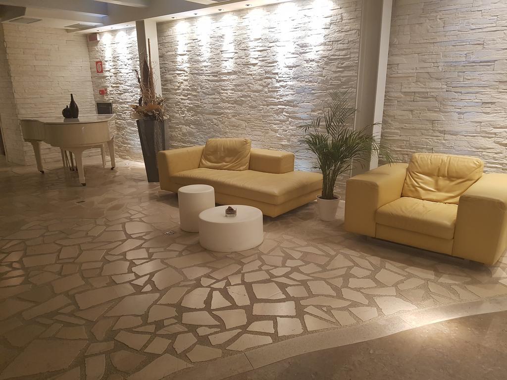 Hotel Sorriso Milano Marittima Buitenkant foto
