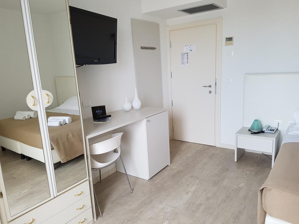 Hotel Sorriso Milano Marittima Buitenkant foto
