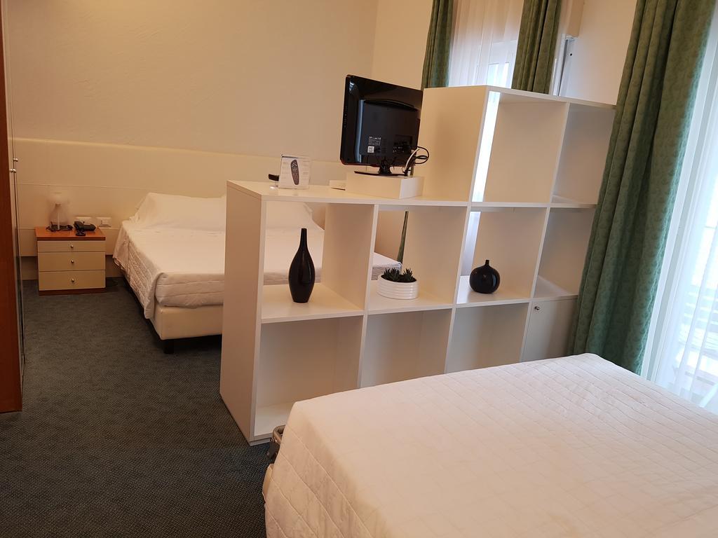 Hotel Sorriso Milano Marittima Buitenkant foto