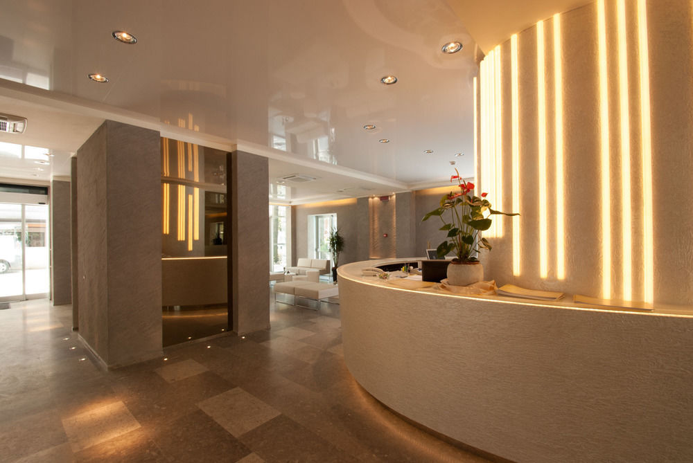 Hotel Sorriso Milano Marittima Buitenkant foto