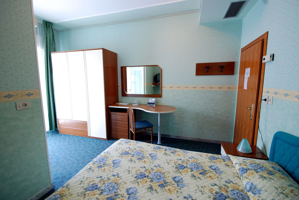 Hotel Sorriso Milano Marittima Buitenkant foto