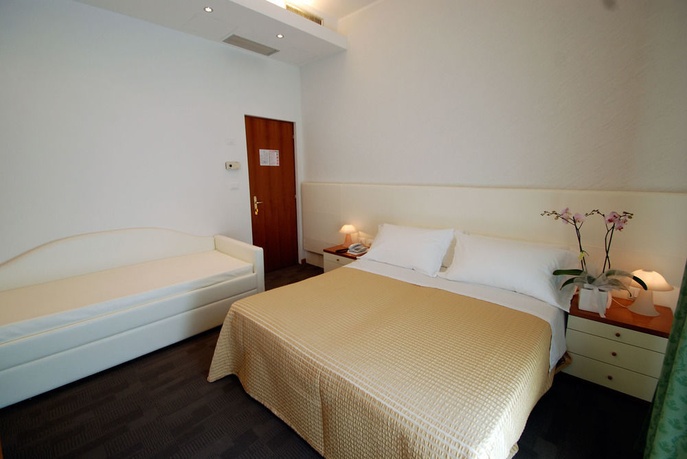 Hotel Sorriso Milano Marittima Buitenkant foto